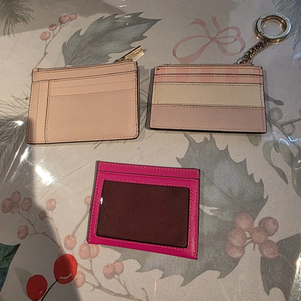 Bundle Of 3 Cardholders - Picture 2 of 5